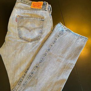 Levi's Men's 501 Light Wash Denim Jeans (36W x 32L)